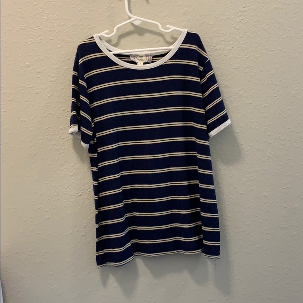 Cute navy blue vintage style striped T-shirt